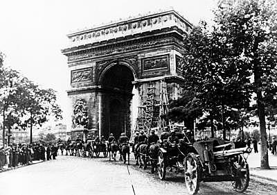 Finalización e Inauguración del Arco del Triunfo (Francia)