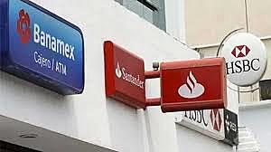 Se autorizan 30 bancos y se otorgan nuevas autorizaciones a nuevas sociedades de banca múltiple.