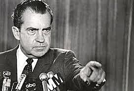 Nixon;acaba con el respaldo del Oro en E.E.U.U