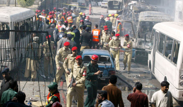 A <a href="http://www.nytimes.com/2008/03/05/world/asia/05pstan.html" rel="ugc nofollow">double suicideattack on the Pakistani navy's war college</a> in Lahore kills four people.