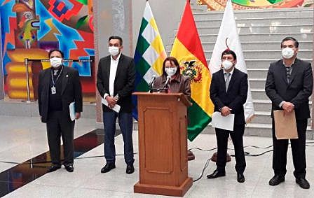 Caso reactivos: Gobierno anuncia que proceso de contratación continúa y descalifica la denuncia