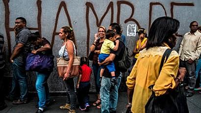 Estalla la Crisis de Venezuela.