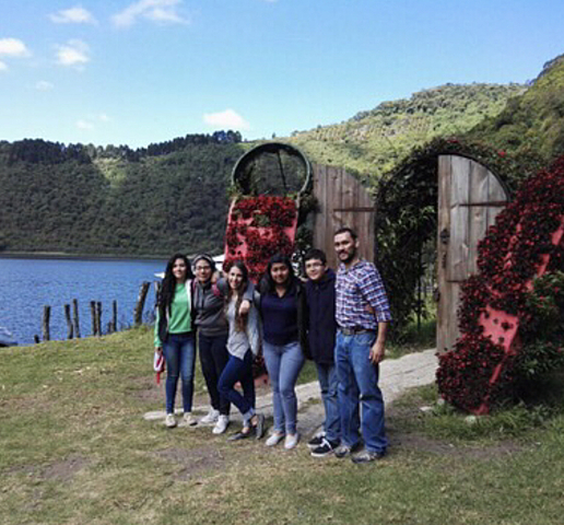 Mi primera experiencia conviviendo en una Navidad con niños de una aldea