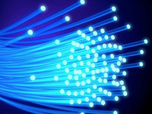 Internet ultra veloz por medio de fibra óptica