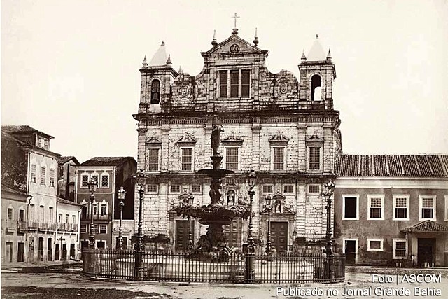 Escolas e Colégios Fundados