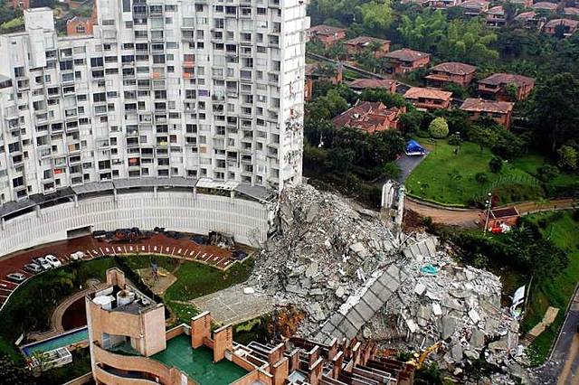 Colapso del edificio Space