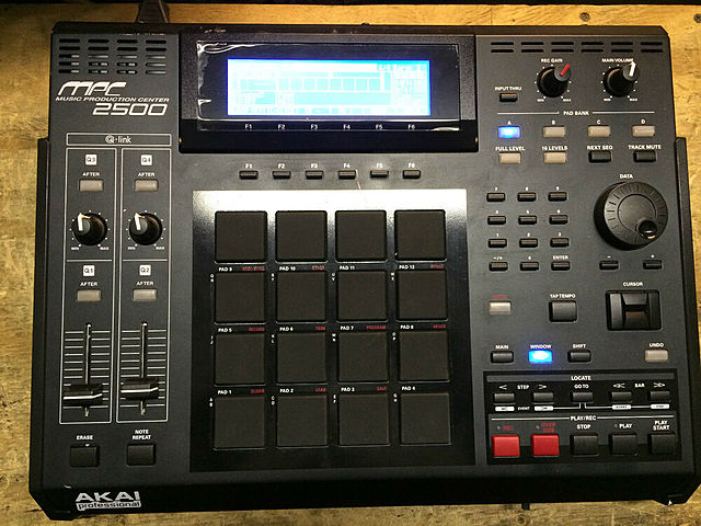 1st multimedia computer