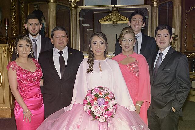 15 años de mi hermana menor