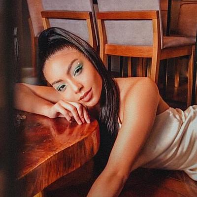 Timeline: TD de Inglês / Maria Luiza Dantas