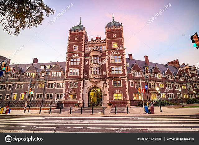 Fundacion de la priemra escuela de management profesional