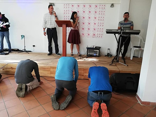 CAMPAMENTO AUTÉNTICOS