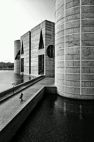 Asamblea Nacional de Bangladesh - Louis Kahn