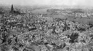 A Alemanha começa a bombardear o sul da Inglaterra.