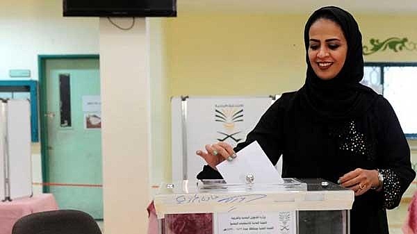 Mujeres de Arabia Saudita pueden participar y ser candidatas en elecciones