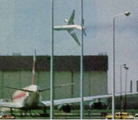 American Airlines  DC-10 Crashes at O'Hare