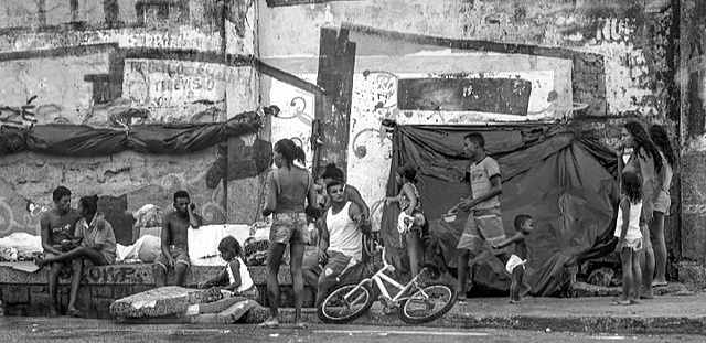 Aproximação à " questão social " no Brasil Contemporâneo