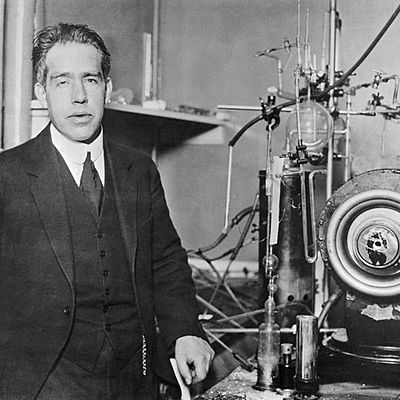 Timeline: Niels Bohr