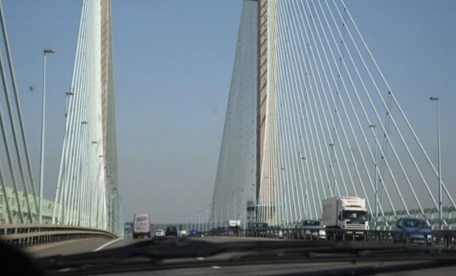Cable stayed bridge