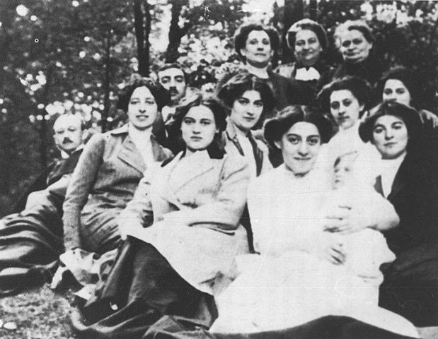 inicia los estudios universitarios en Breslau