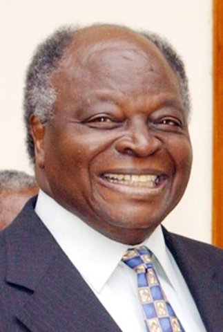 Mwai Kibaki sworn in as president.