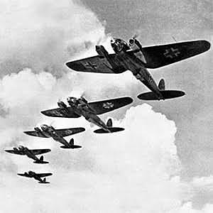 28 de agosto - aviação alemã começa os bombardeios noturnos a várias cidades inglesas.