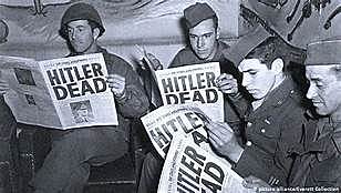 - Hitler se suicida em Berlim