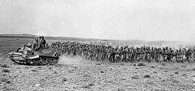 13 de setembro - começam as incursões militares italianas no norte da África.