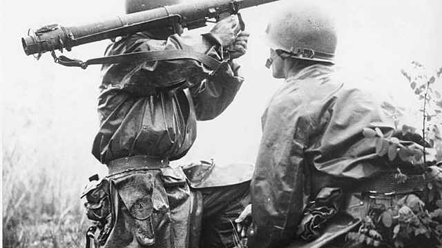 30 de novembro- a União Soviética ataca a Finlândia.