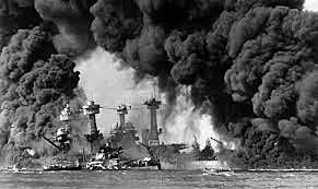 o Japão ataca a base norte-americana de Pearl Harbor.