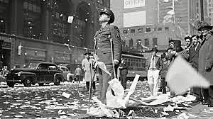 2 de setembro - assinatura da rendição do Japão e fim da Segunda Guerra Mundial.