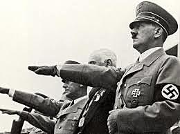 Hitler se suicida em Berlim