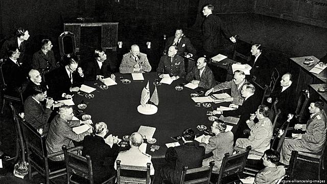 17 de julho: Conferência dos Aliados em Potsdam (Berlim, Alemanha)