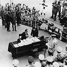 2 de setembro - assinatura da rendição do Japão e fim da Segunda Guerra Mundial.