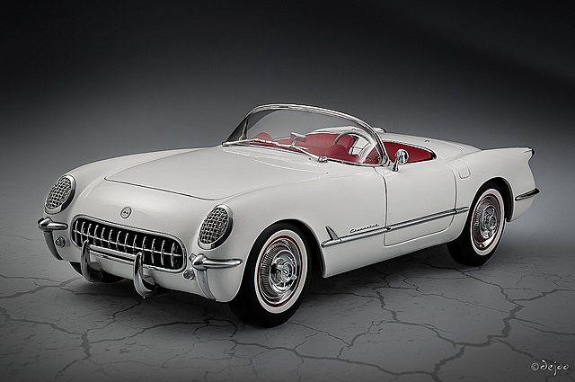 Aparición de los primeros "superdeportivos"