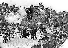 16 de maio - a Alemanha começa a bombardear o sul da Inglaterra.