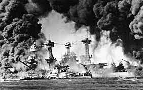 7 de dezembro - o Japão ataca a base norte-americana de Pearl Harbor.