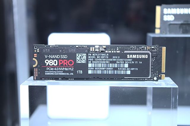 SAMSUNG 980 PRO PCIe 4.0