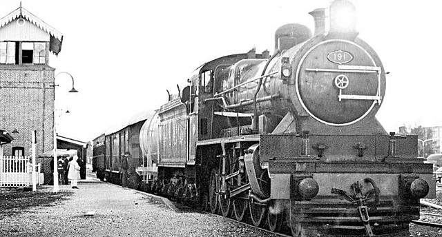 Primer servicio de ferrocarril a vapor para  pasajeros en el Reino Unido