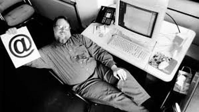 Crece Arpanet- nace Email