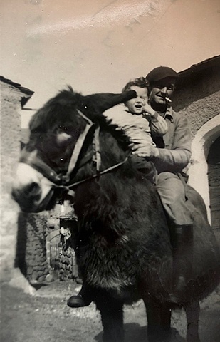 Yves sur un âne Cévenol