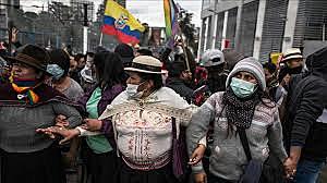 Protestas en Ecuador en contra del aumento del precio de los combustibles