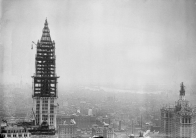 Woolworth's opens (closes and then reopens)