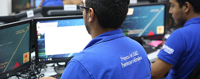 PRIMER CENTRO DE DESARROLLO DE SOFTWARE EN EL SALVADOR