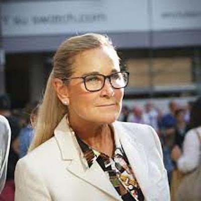 Timeline: angela ahrendts