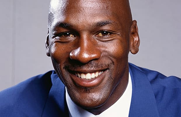 Los reconocimientos y logros individuales de Jordan incluyen seis premios al Jugador Más Valioso