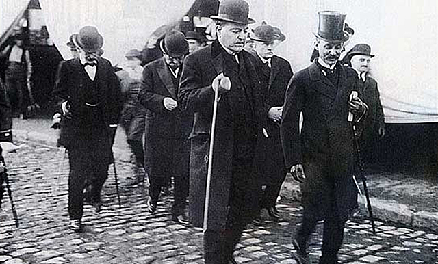 Reunión Saenz Peña e Yrigoyen