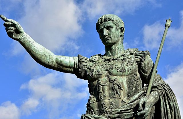 Júlio César comandó la invasión romana de Bretaña.