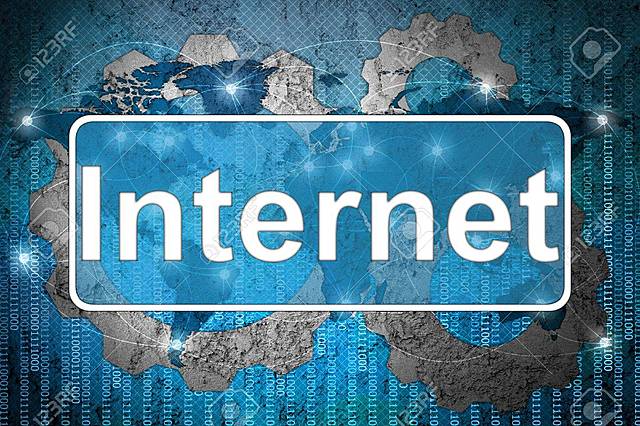 Se utilizó por primera vez la palabra Internet en un documento