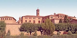 Los conventos y monasterios dedican su especial cuidado al enfermo.