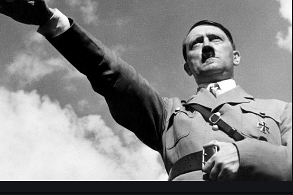 1933 - Alemania - Hitler sube al poder.